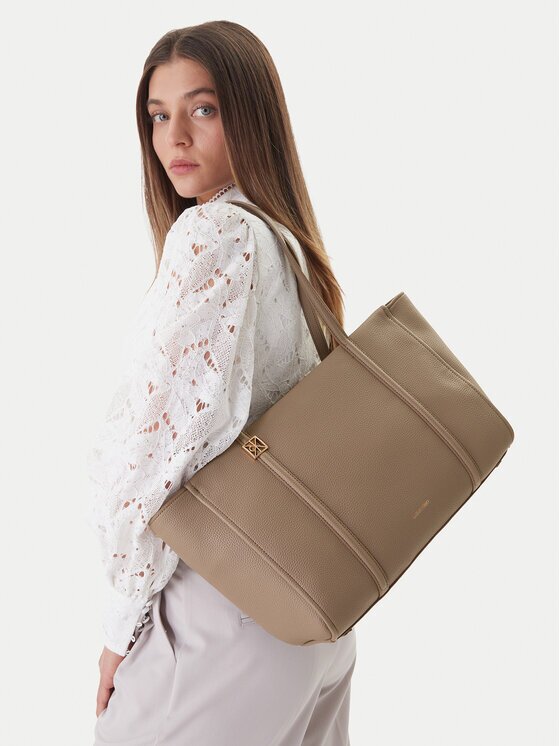 Calvin Klein Geantă Emblem Hw Pebble Tote LV04F3424G