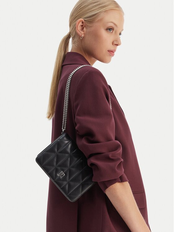 Calvin Klein Geantă Quilted Mini Chain Bag LV04F3321G