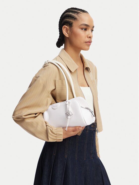 Calvin Klein Geantă Quilted Nylon Medium Shoulder Ba LV04F3743G