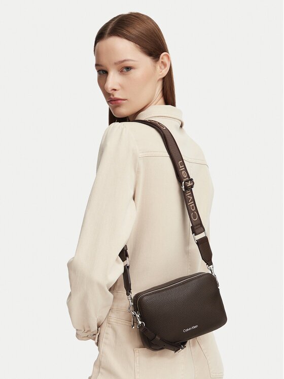 Calvin Klein Geantă Webbing 2X Strap Camera Bag LV04F3656G