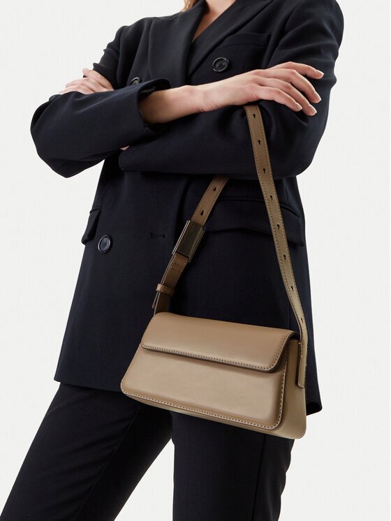 Calvin Klein Jeans Geantă Belted Small Shoulder Bag LV04K3110G