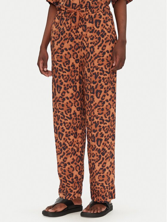 Chantelle Pantaloni din material Explore C18SE0 Relaxed Fit