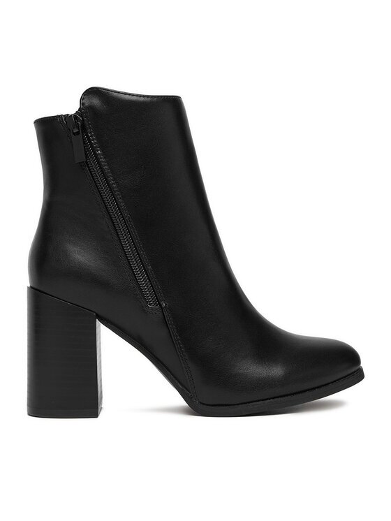 Clara Barson Botine CEO-WS19362-02