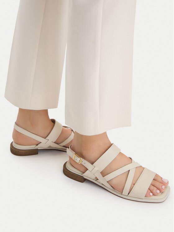 Clarks Sandale Ariany Strap 26186578 Écru