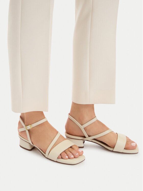Clarks Sandale Serina35 Strap 26186118 Écru