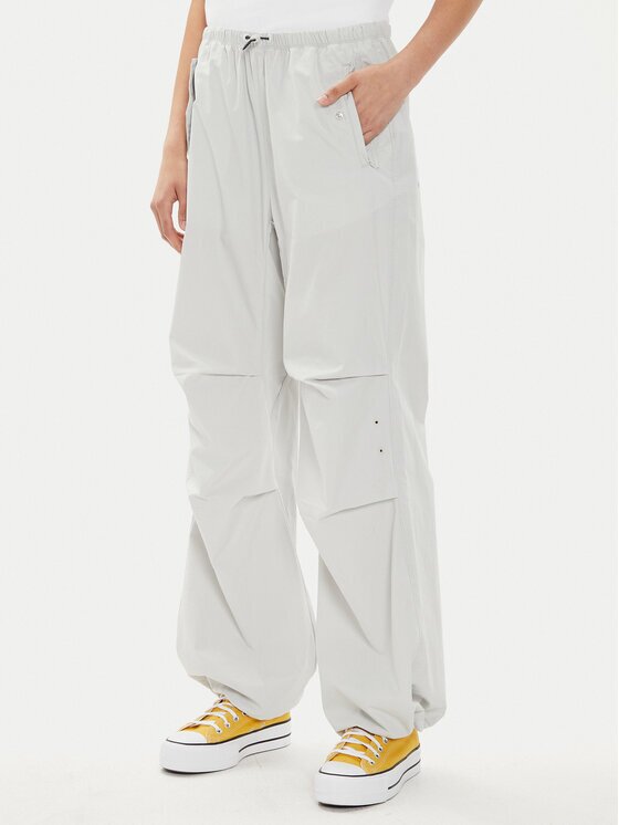 Converse Pantaloni din material W Parachute Pant 10026399-A02 Loose Fit