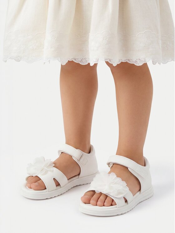 DeeZee Sandale CEO-CM240723-2