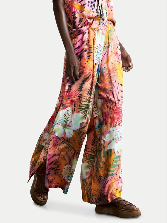 Desigual Pantaloni din material Swim Nasau 26SWPW56 Relaxed Fit