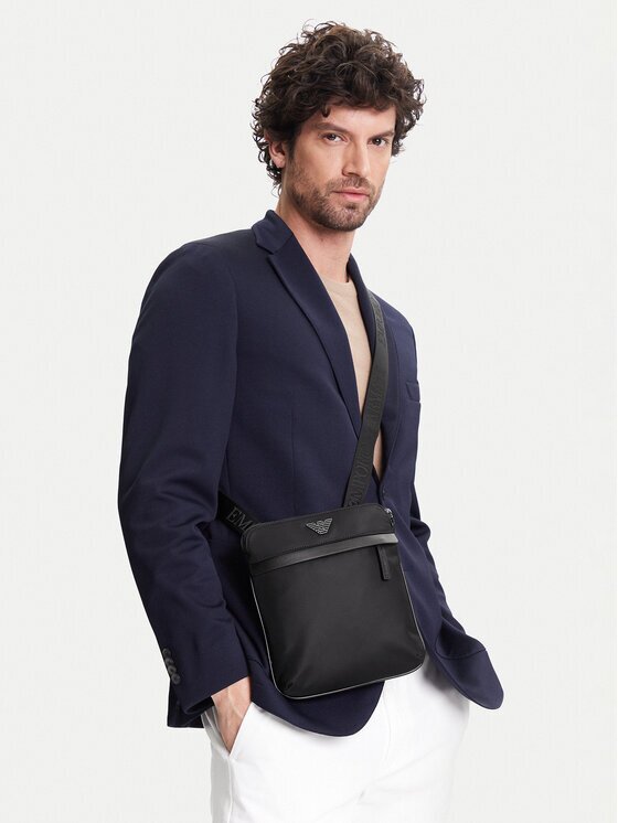 Emporio Armani Geantă crossover EM001807 AF13454 UC001