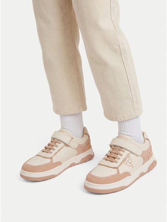 GUESS Sneakers CEO-CI12-CAROL-05 Écru