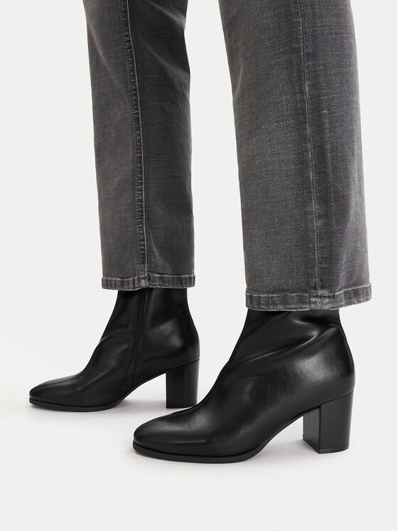 JENNY Botine CEO-23K0671-7