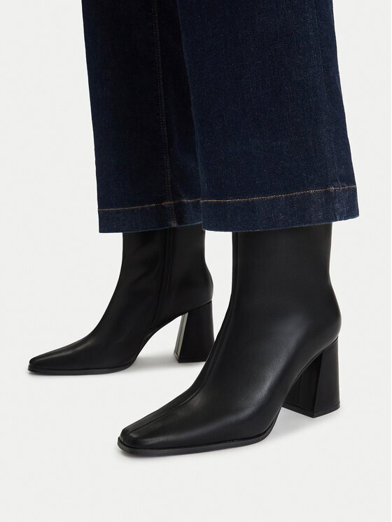 JENNY Botine CEO-HY82221-2