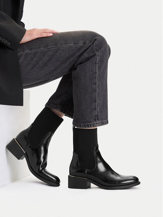 JENNY Botine CEO-WS6581-03
