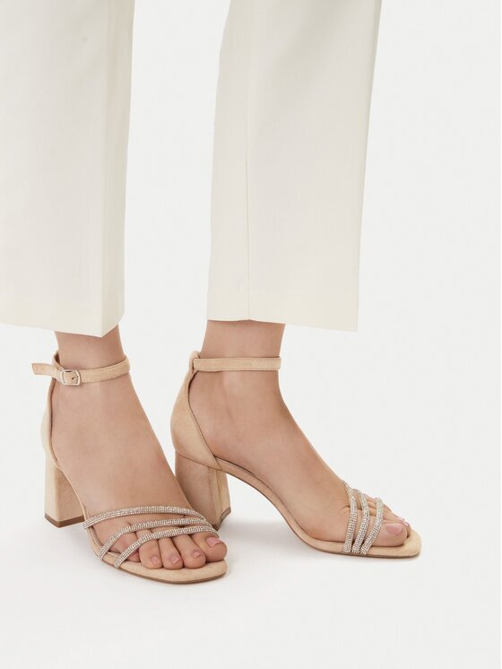 JENNY Sandale CEO-O-230725-1