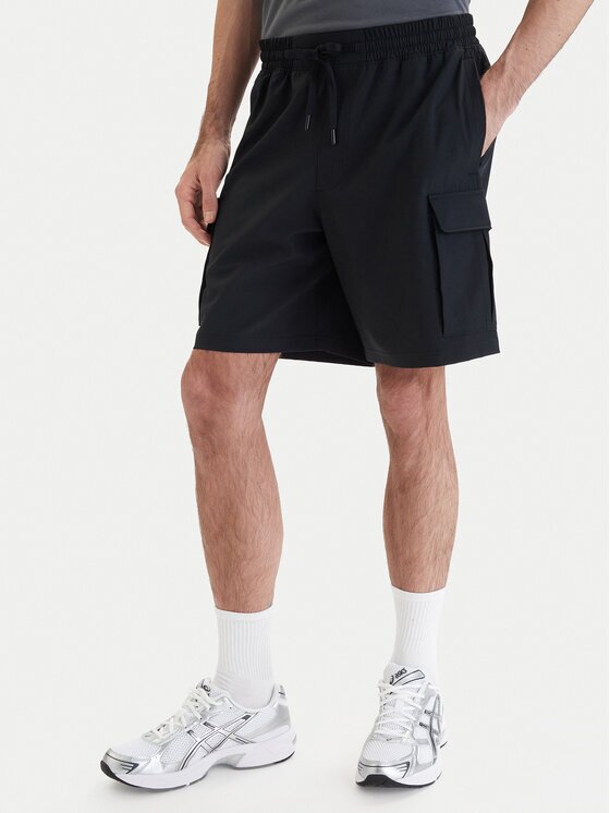 Under Armour Pantaloni scurți sport UA Vibe Woven Cargo 1386560 Regular Fit