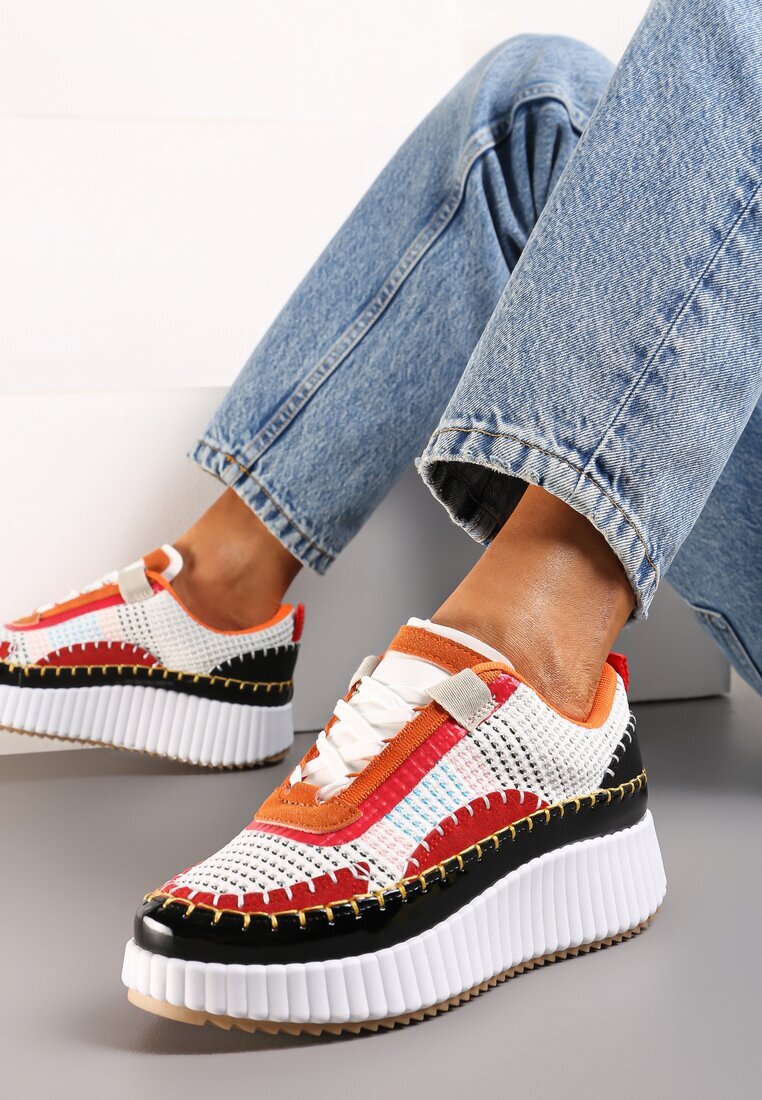  Adidași Albi-Portocalii pe Platformă decorați cu Nituri și Inserții Patchwork Jeneria