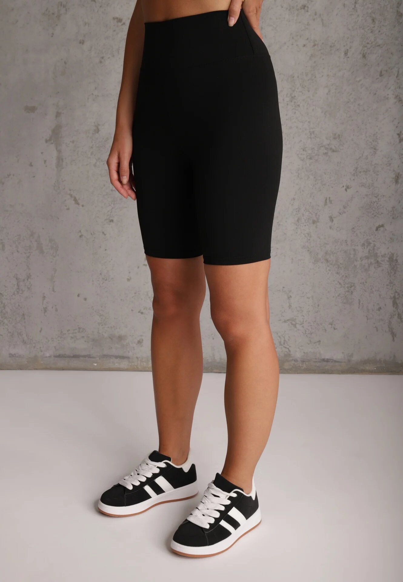 alina Pantaloni scurți Negri tip colanți High Waist cu elastic în talie Xelfea