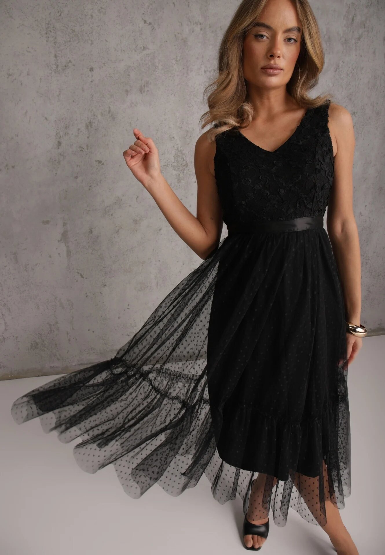 allyson Rochie negră taliată midi cu plasă decorativă Celerise