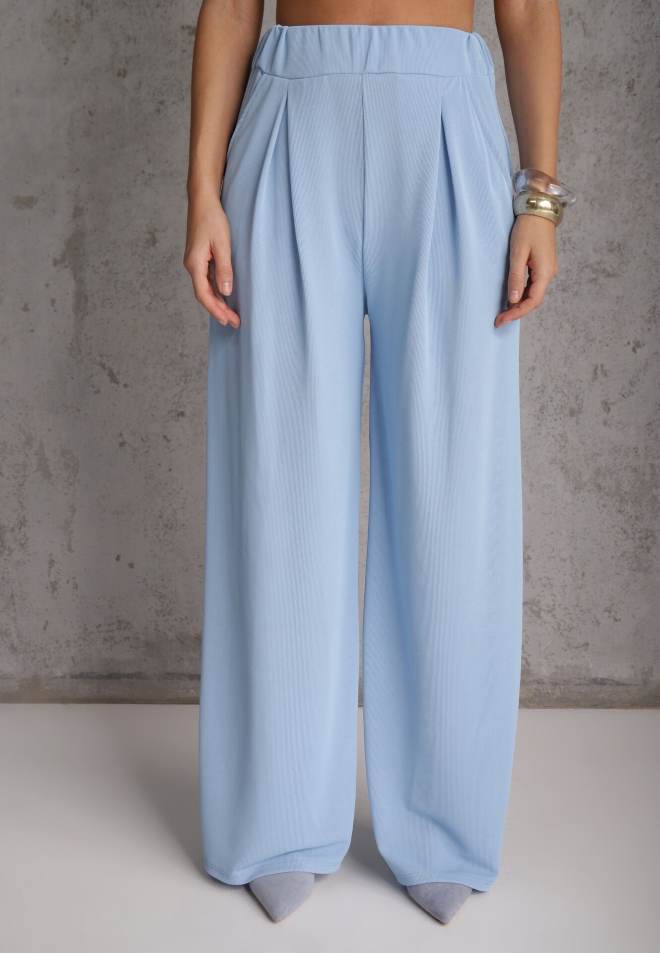 allyson Set Albastru deschis Bluză cu pernuțe la umeri și Pantaloni drepți cu elastic în talie Divanes