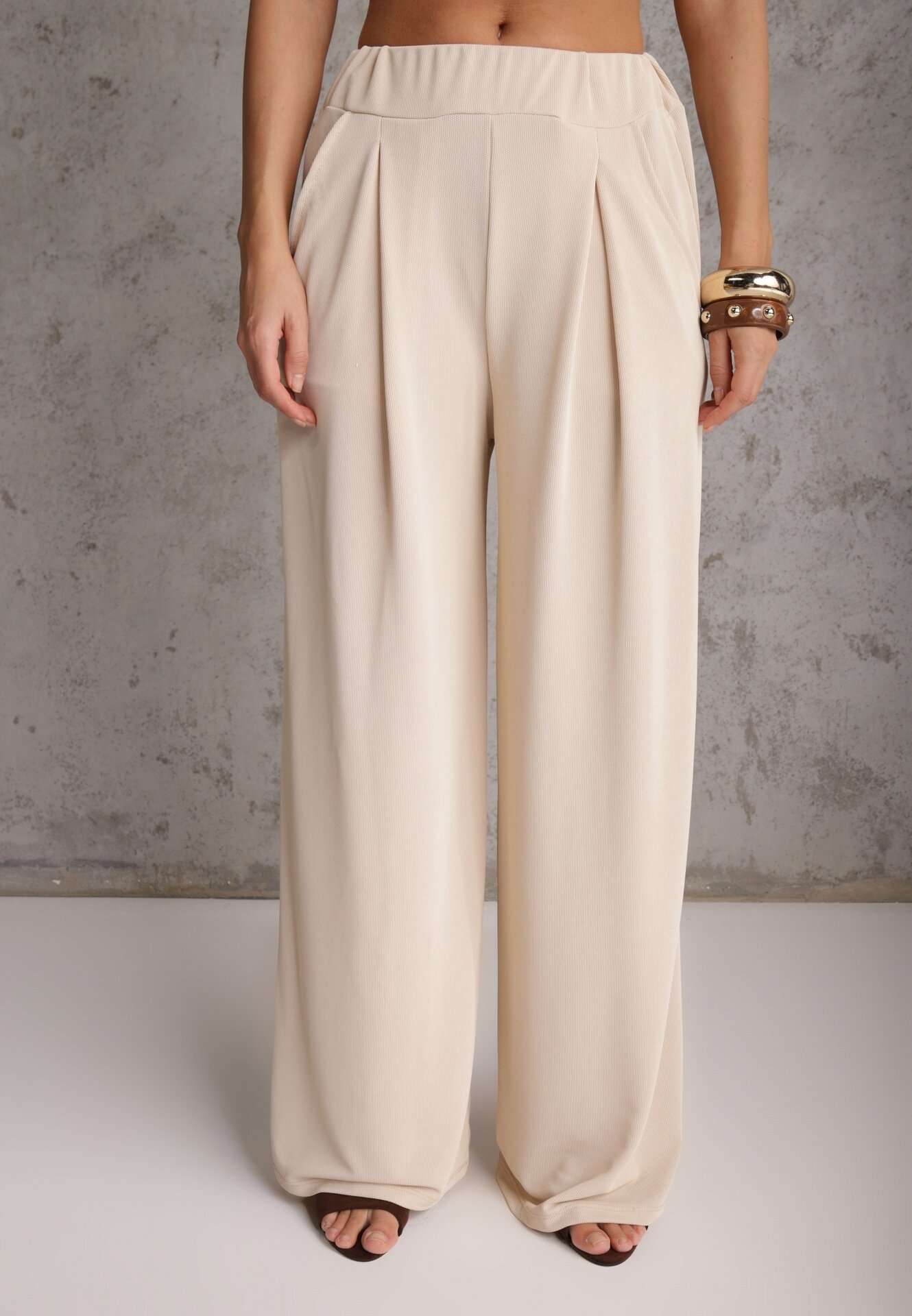 allyson Set bej deschis Bluză cu pernuțe la umeri și Pantaloni drepți cu elastic în talie Divanes