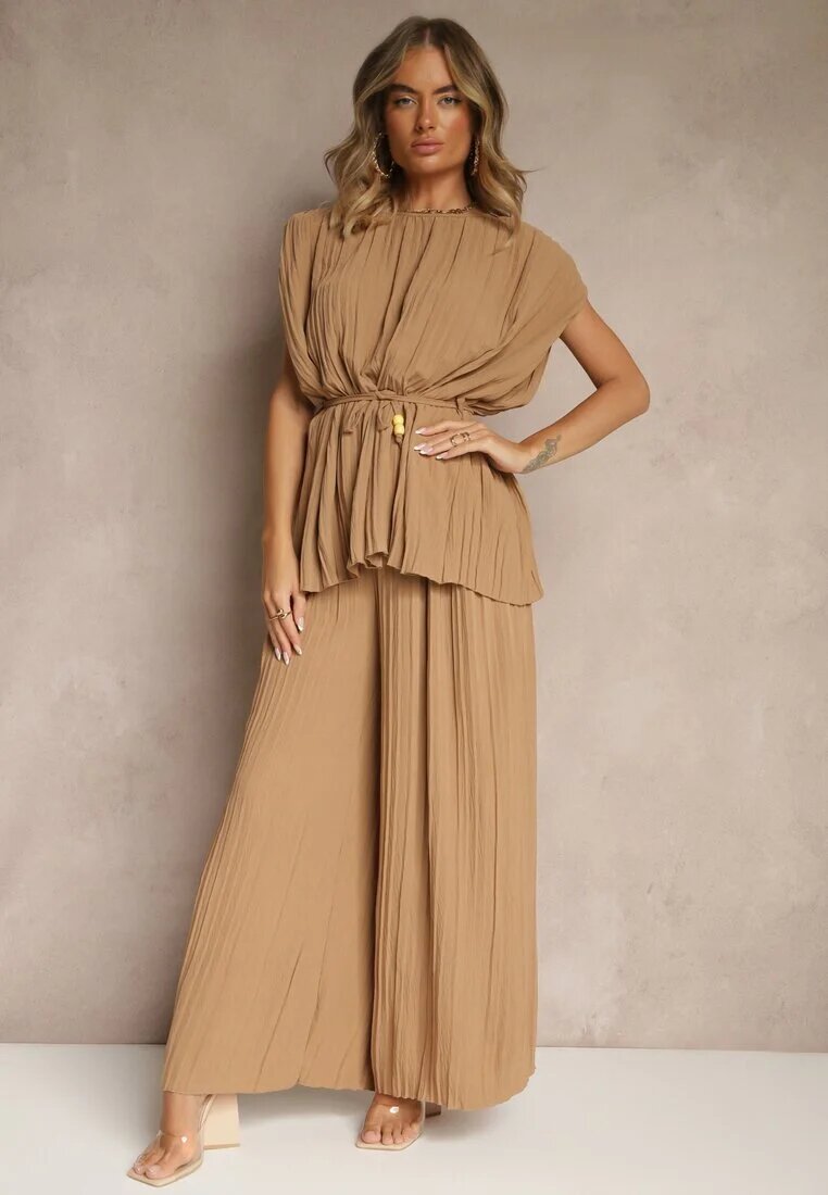 allyson Set maro deschis pantaloni cu croială largă și bluză cu umeri întăriți Nilamira