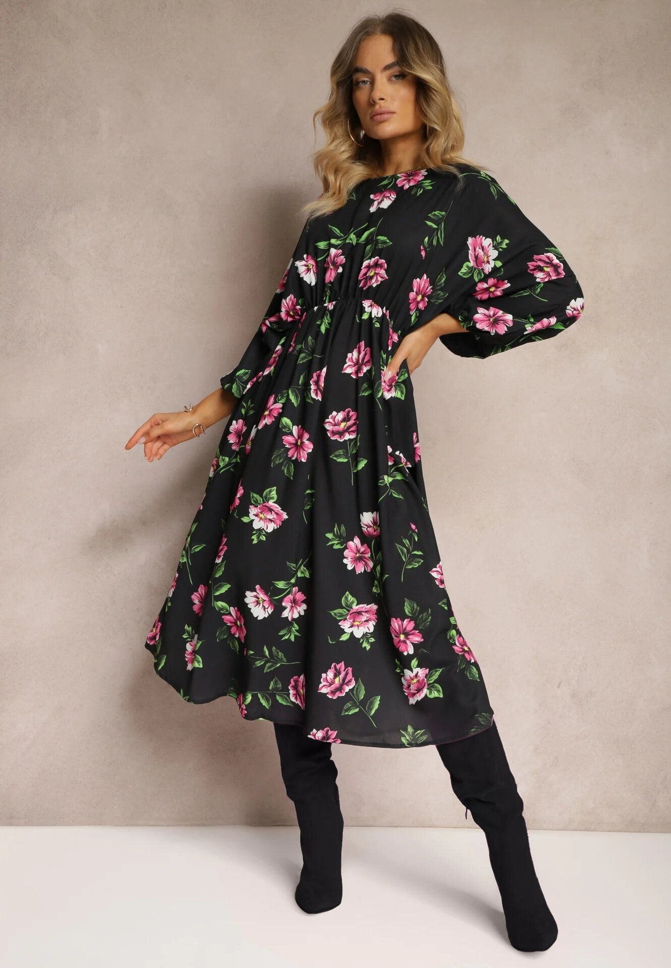 ann gissy Rochie Midi Negru-Roz cu imprimeu floral croi evazat și mâneci liliac Jervia