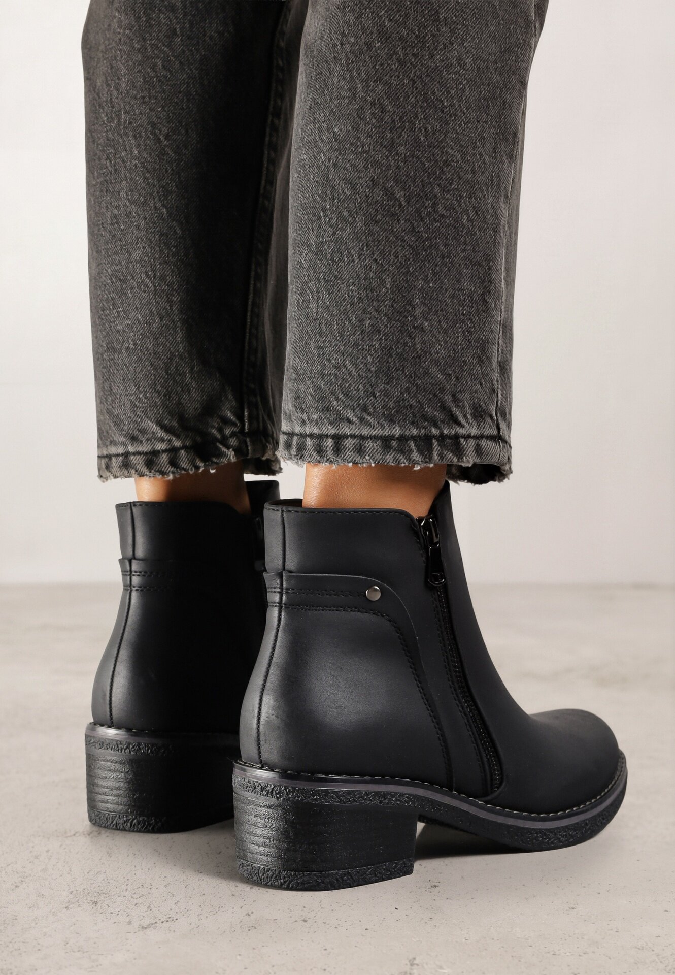 ballada Botine Ilonela Negre