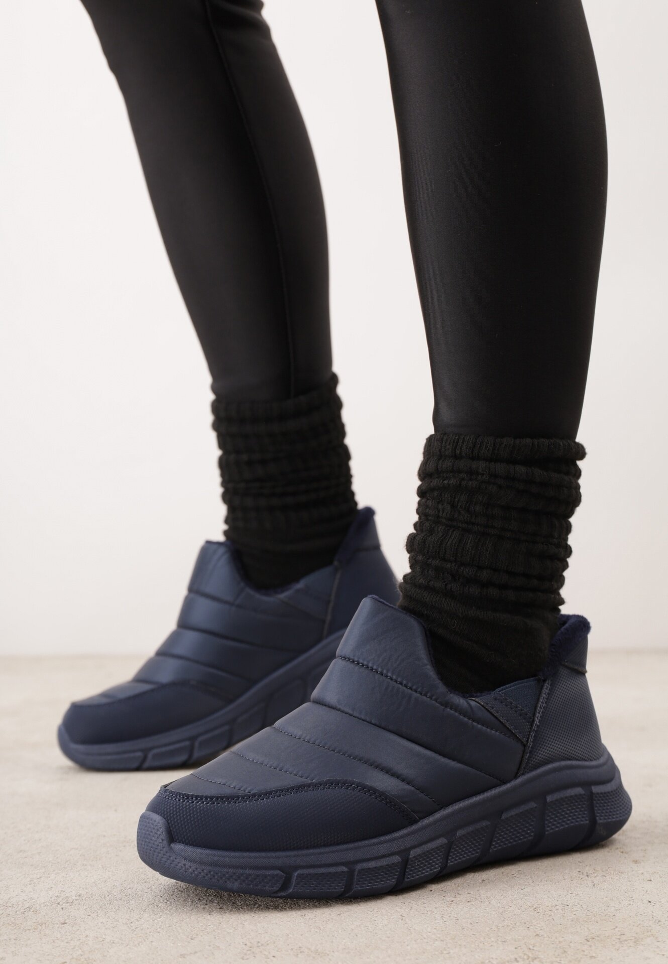 ballada Ghete de zăpadă stil sneakers bleumarin cu platformă cu imprimeu în relief și cu carâmb matlasat Vermina