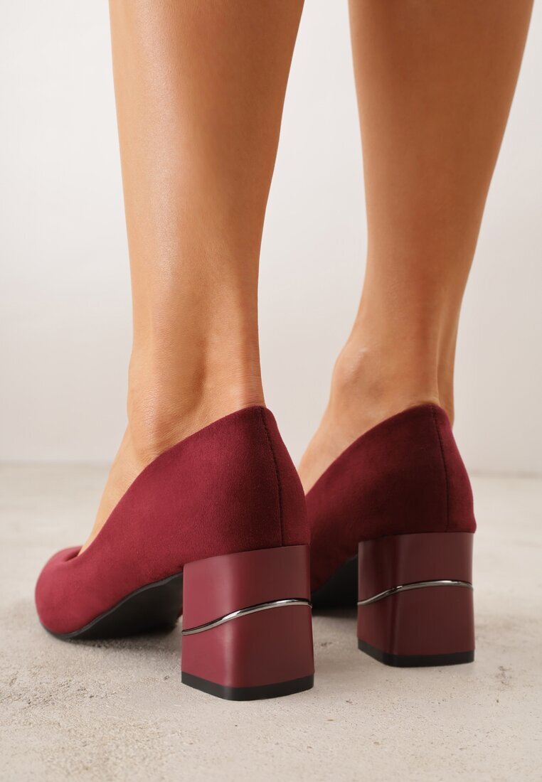 ballada Pantoofi Bordeaux din eco-piele întoarsă cu toc bloc cu garnitură metalică Amolna