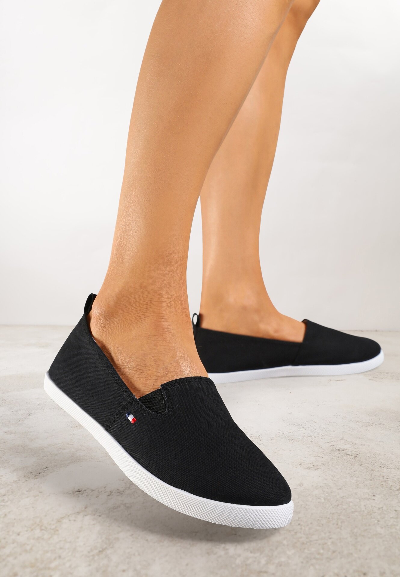 ballada Tenisi Alb-Negru Vices cu design clasic slip-on cu inserții elastice Telaviela