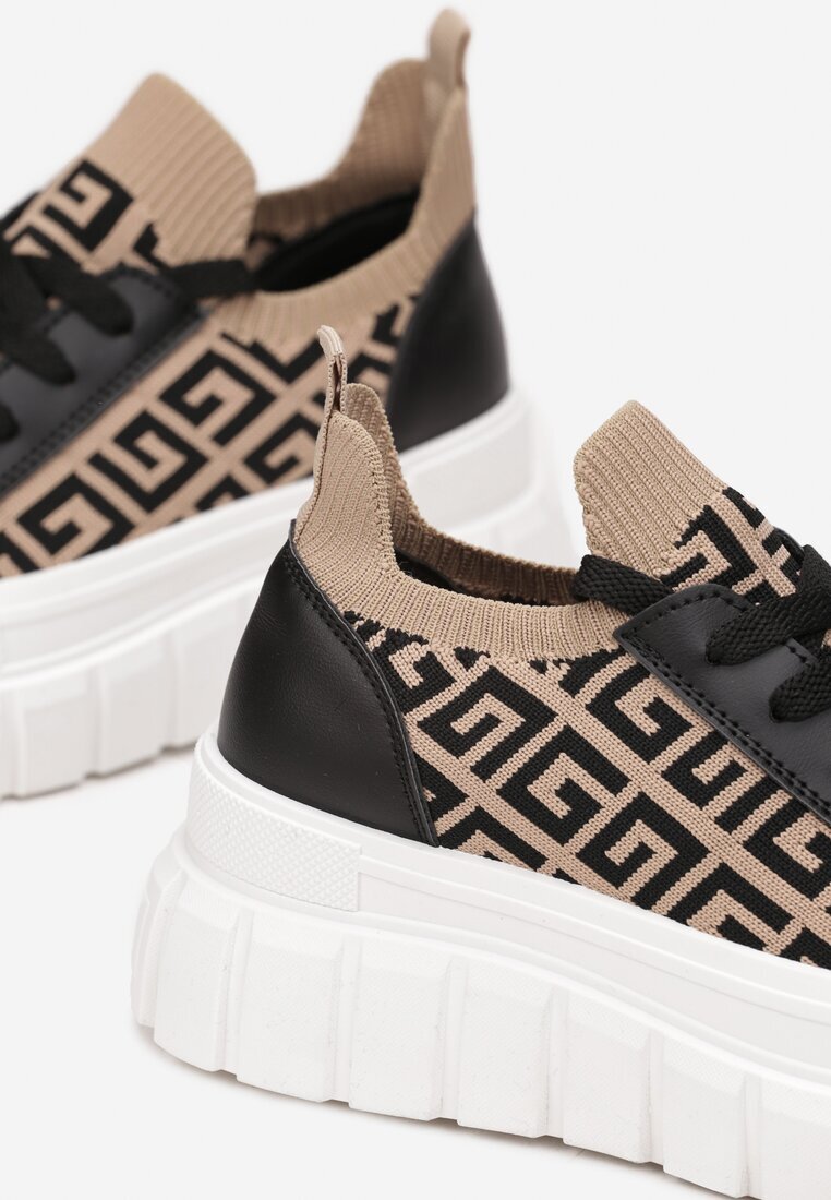  Bej-negru pe platformă în relief cu model geometric Votah