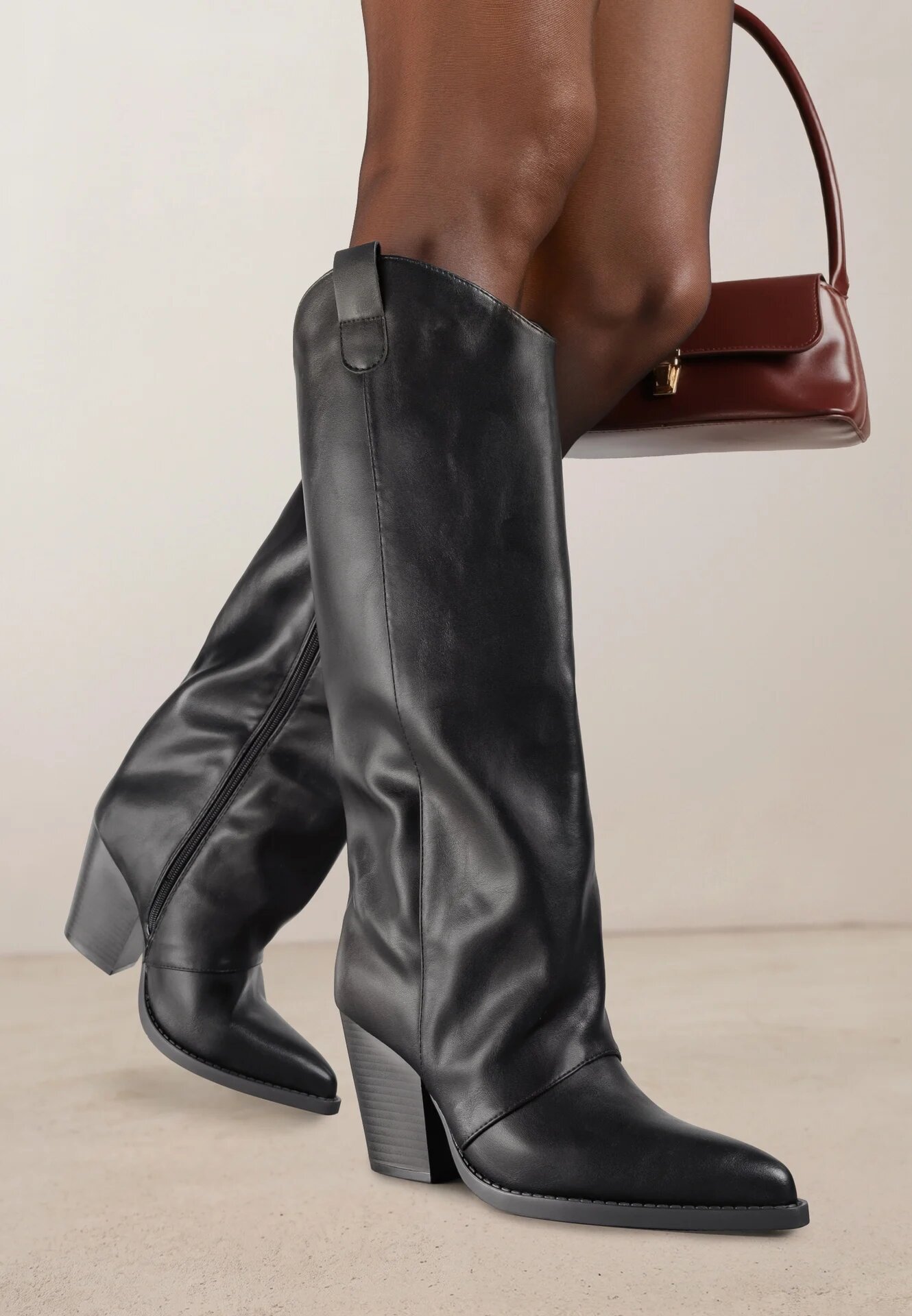 bestelle Cizme Negre Stil Cowboy cu Carâmb Drept și Toc Conic Afarrive