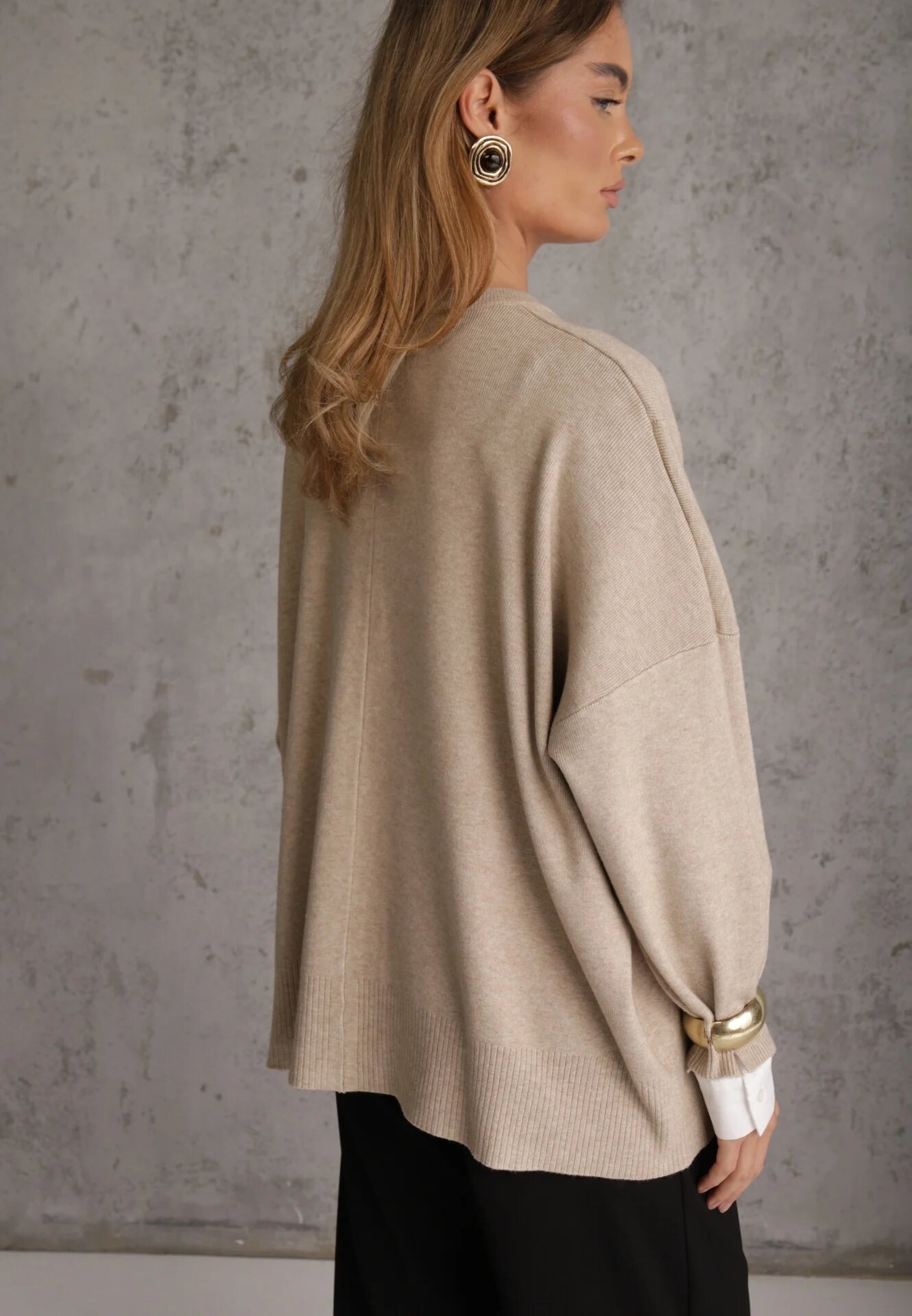 bisou's project Pulover din viscoză croială oversize cu cămașă imitată dedesubt Brosena Bej