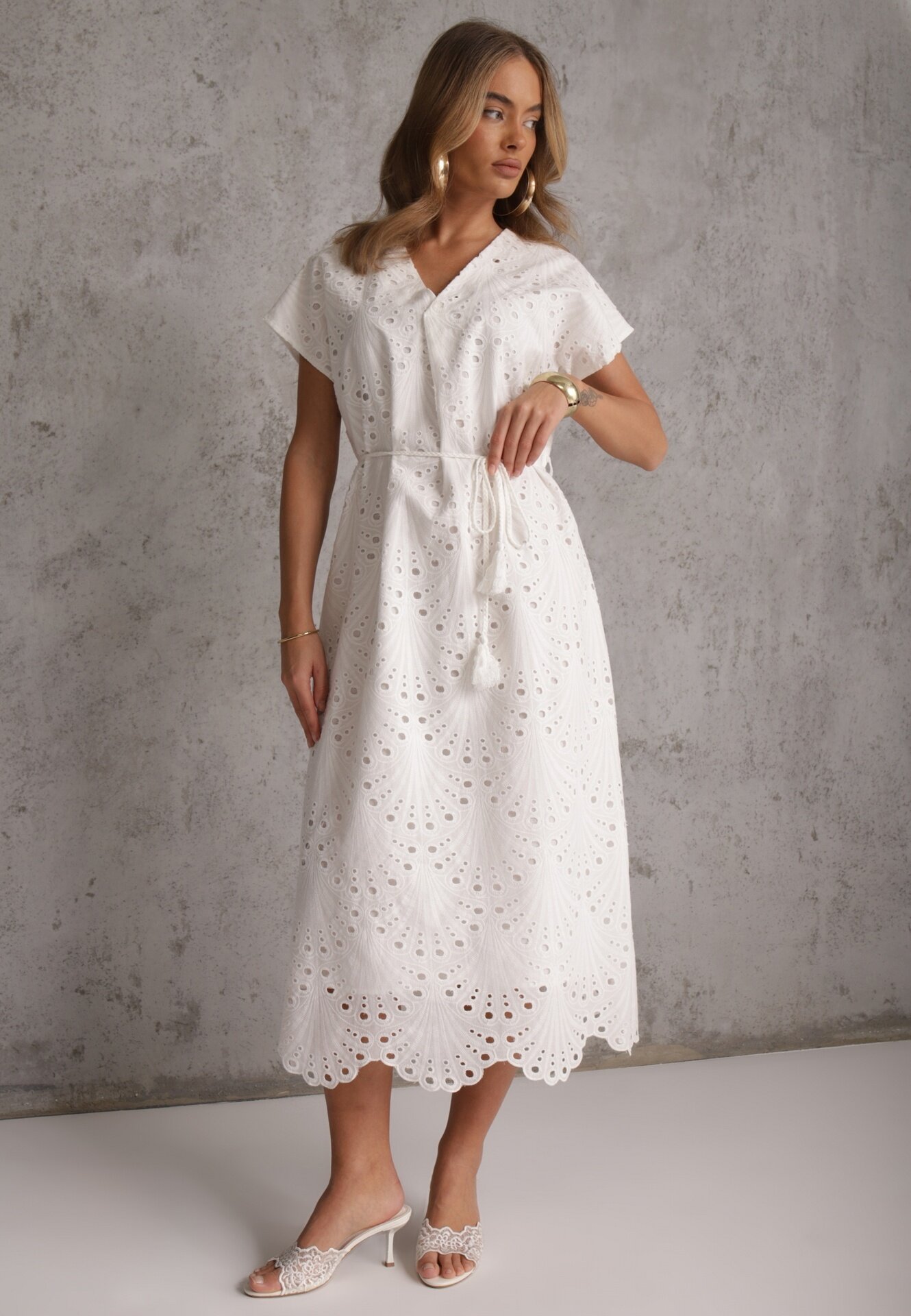 bisou's project Rochie albă de bumbac cu broderie cu cordon din material în talie Dimla