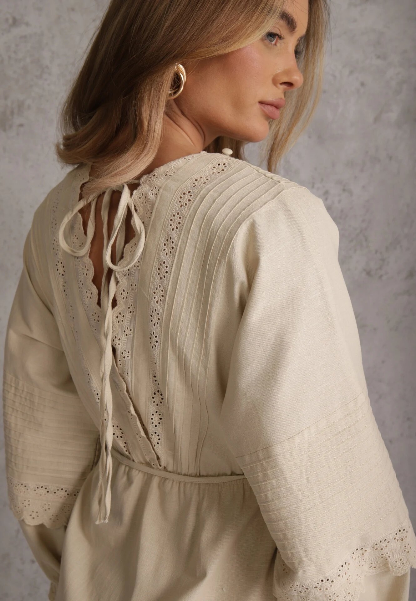 bisou's project Rochie Bej din Bumbac cu Elastic în Talie și Inserții din Dantelă cu Centură din Material Larila