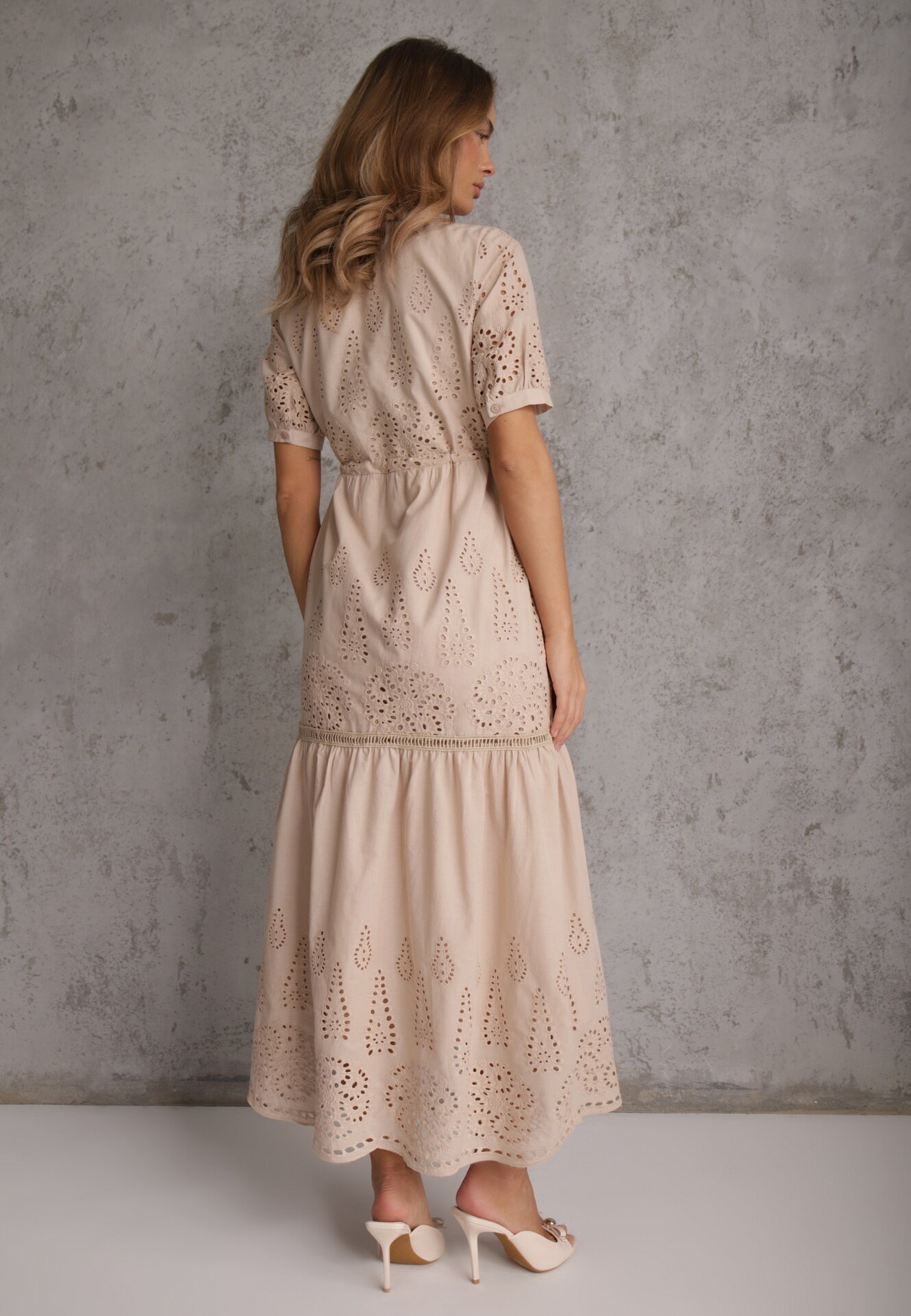 bisou's project Rochie brodată bej de bumbac cu elastic în talie Ineryna