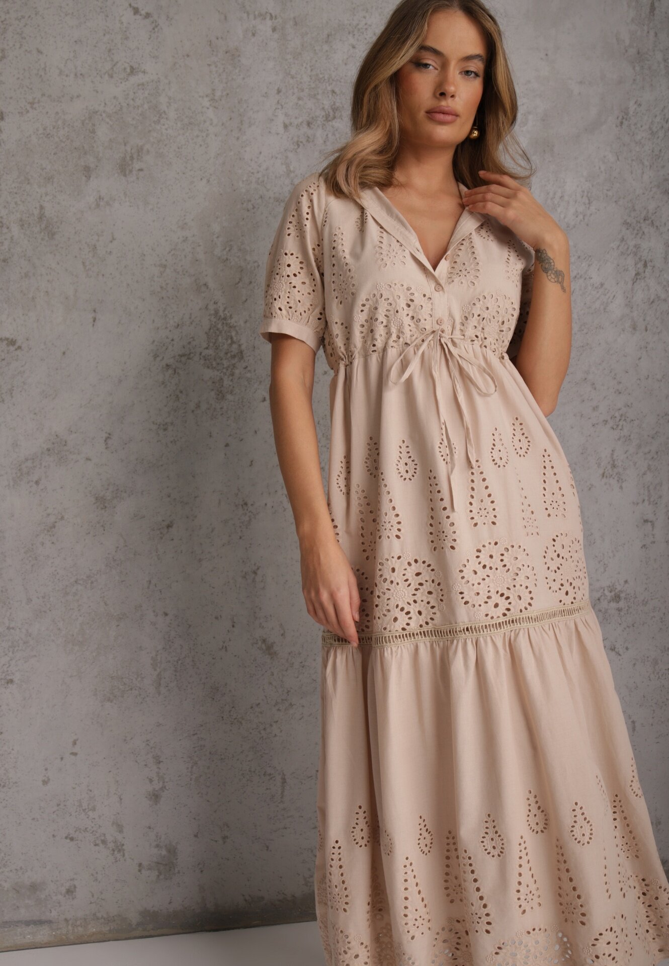 bisou's project Rochie brodată bej de bumbac cu elastic în talie Ineryna