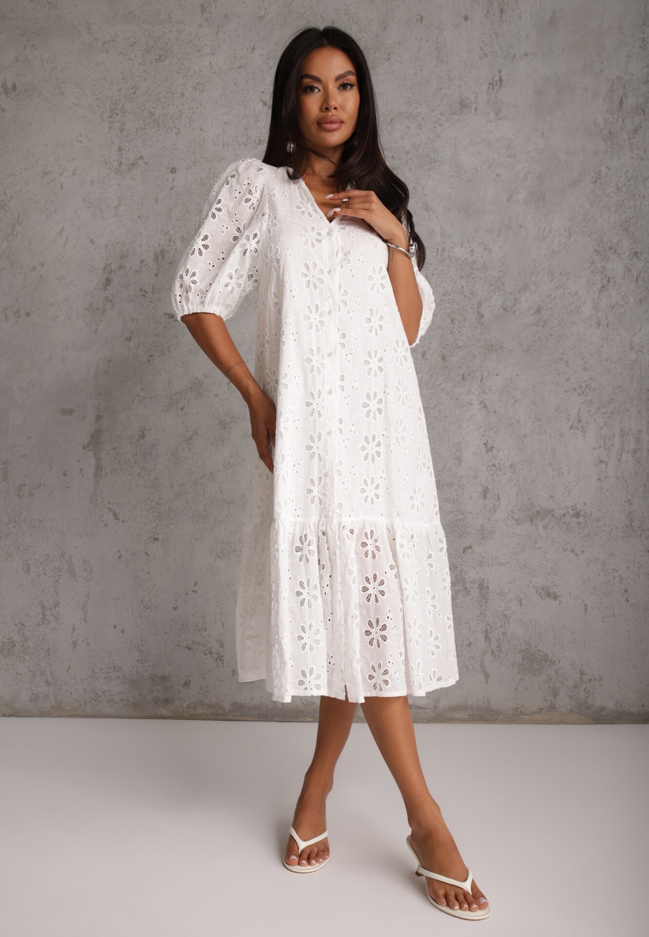 bisou's project Rochie cu nasturi din bumbac cu model floral ajurat Bamese Albă