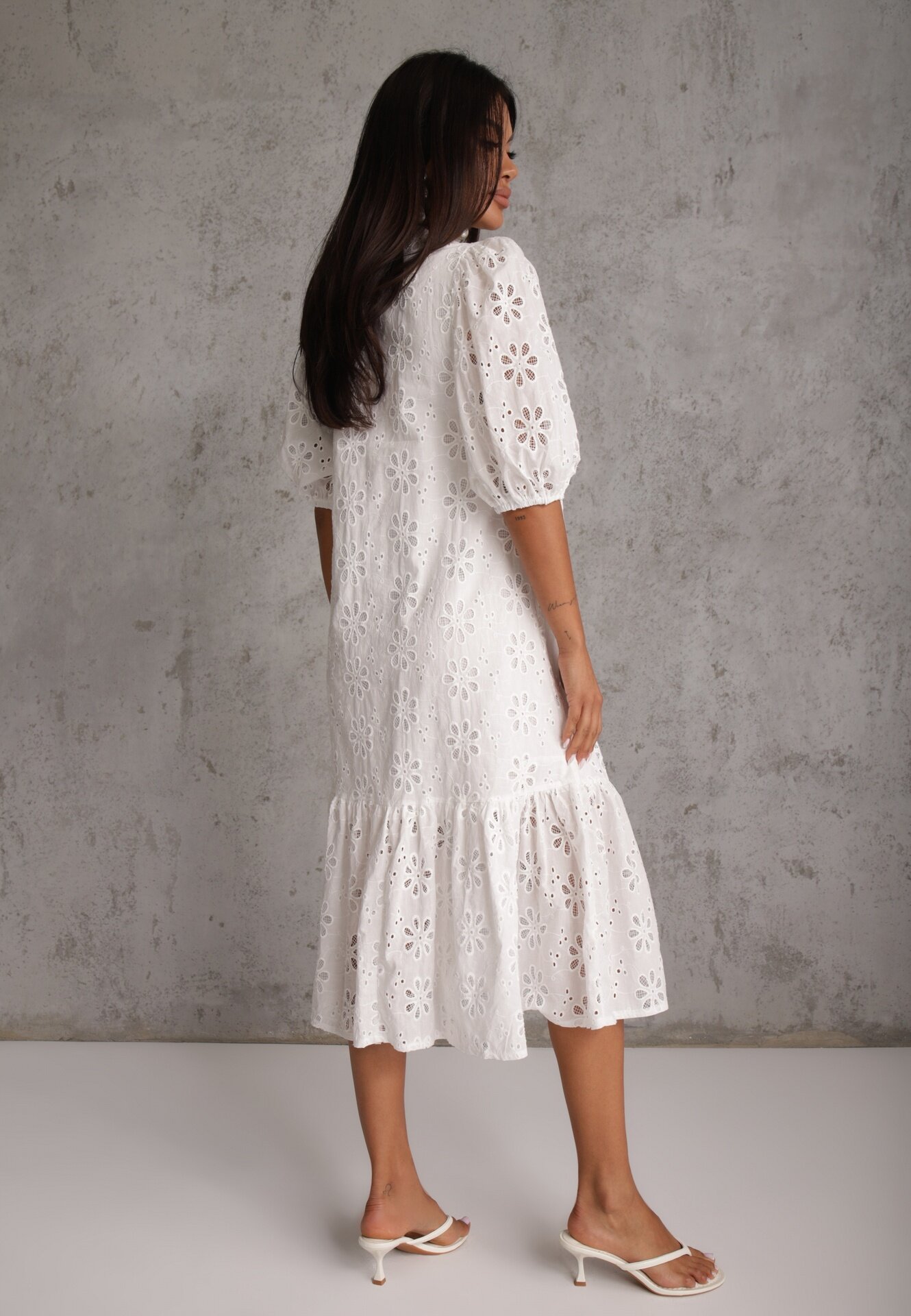 bisou's project Rochie cu nasturi din bumbac cu model floral ajurat Bamese Albă