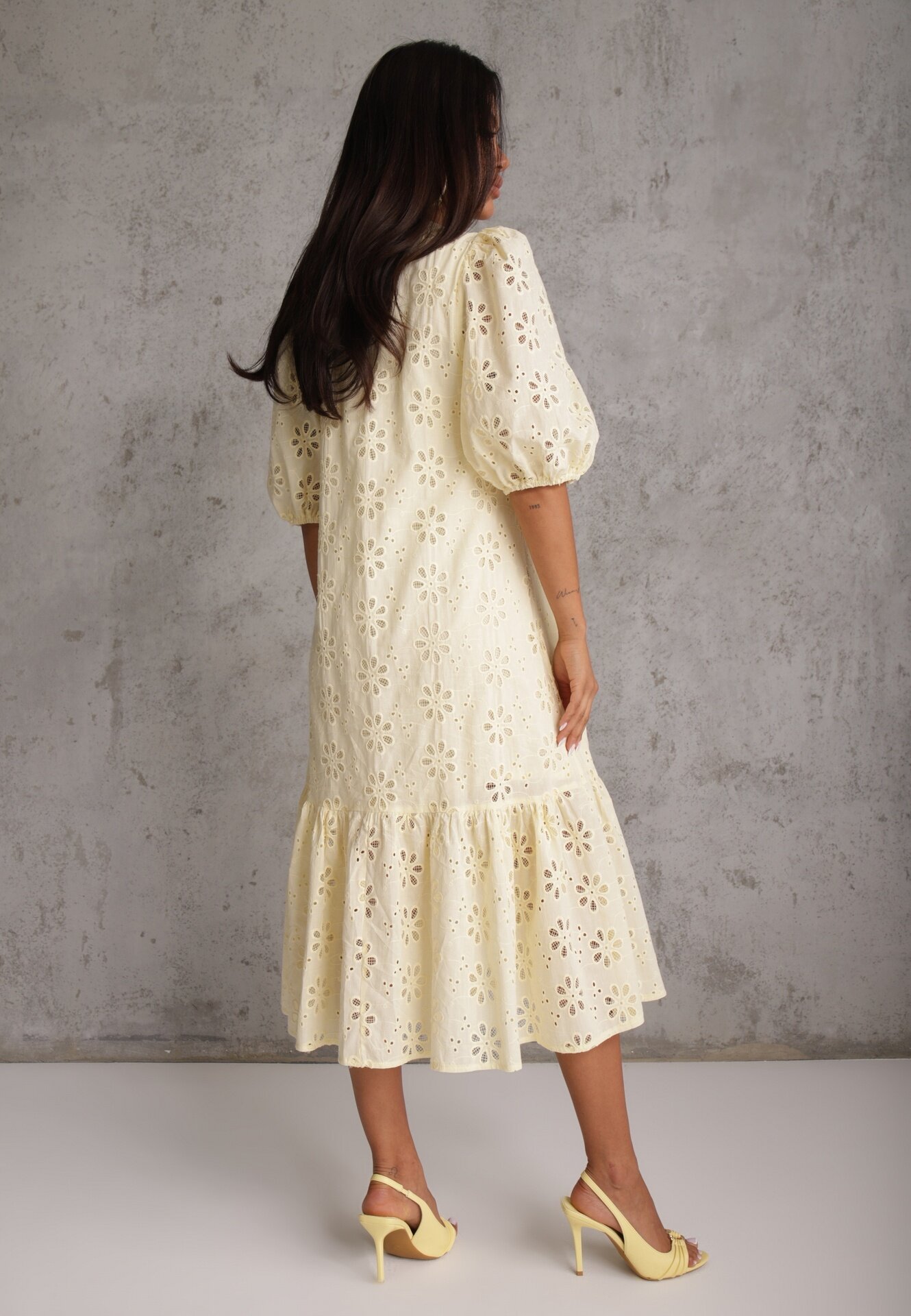 bisou's project Rochie cu nasturi din bumbac cu model floral ajurat Bamese Galbenă
