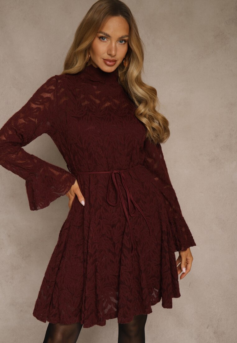 bisou's project Rochie Grena cu Guler Înalt din Dantelă Decorată cu Șnur în Talie și Volane Elarassa