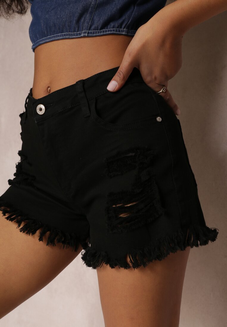 black&fish Pantaloni scurți de blugi negri cu talie regulară și cu franjuri la tiv Ophitia