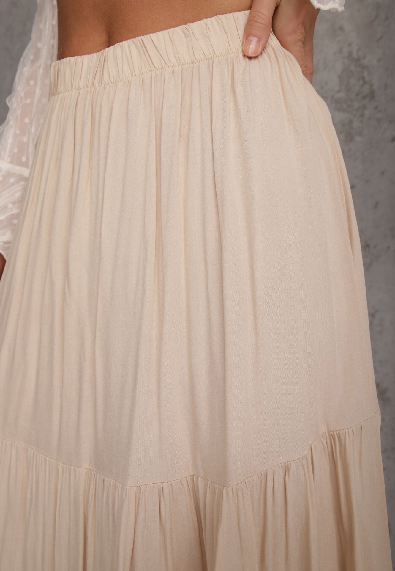 bludeise Fustă Bejă Vâscoză High Waist cu elastic în talie și volan Christiara
