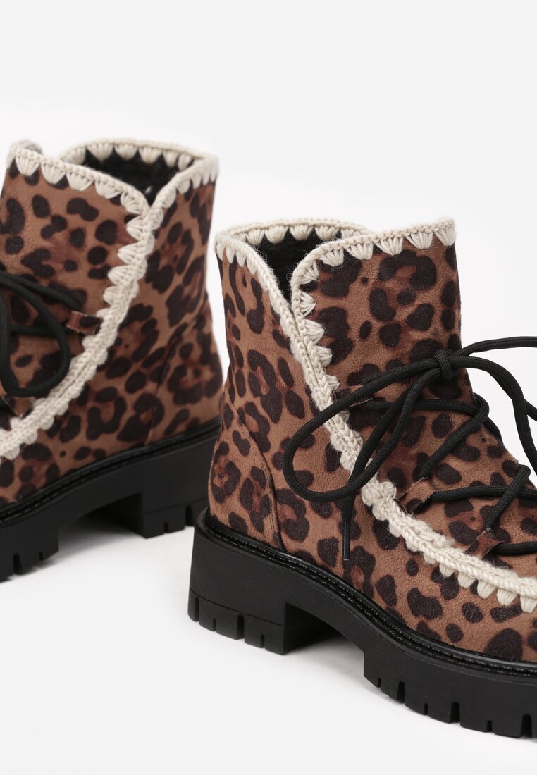  Botine Maro din piele intoarsă ecologică cu imprimeu leopard cu un set suplimentar de șireturi decorate cu broderie Noledi