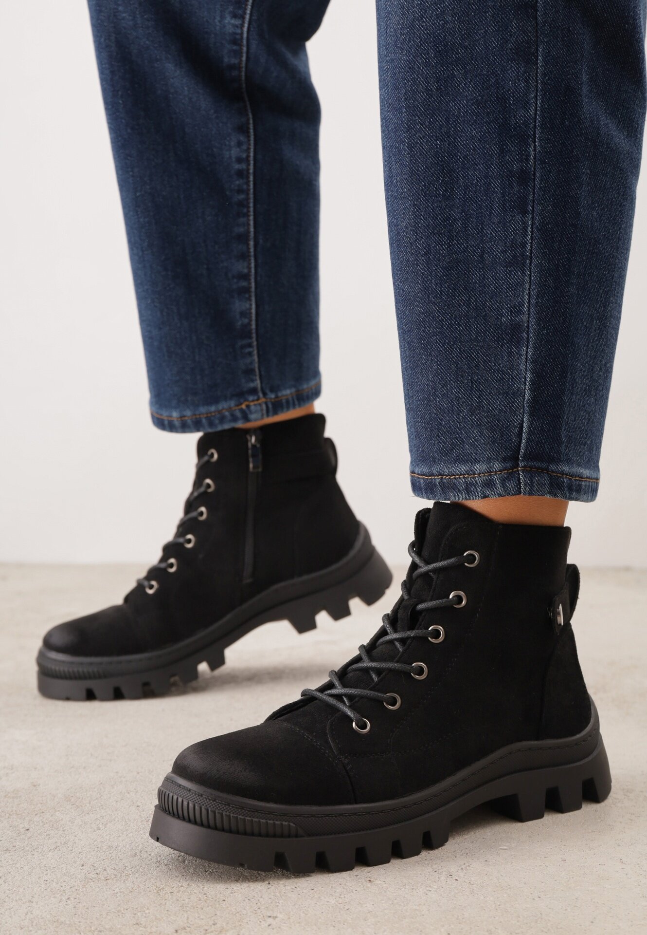  Botine trapper Negre cu platformă decorate cu curea Argiva
