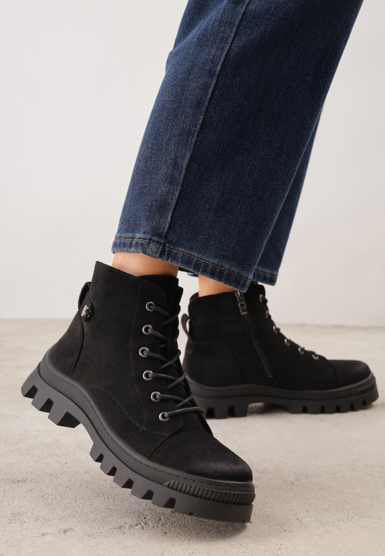  Botine trapper Negre cu platformă decorate cu curea Argiva