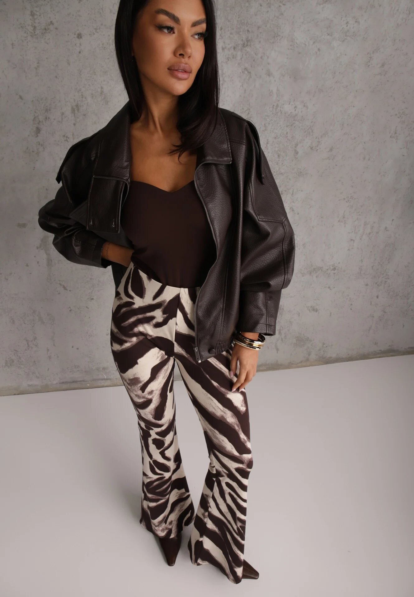 by swan Pantaloni cu croi flare și vâscoză cu Animal print Elvinda Maro