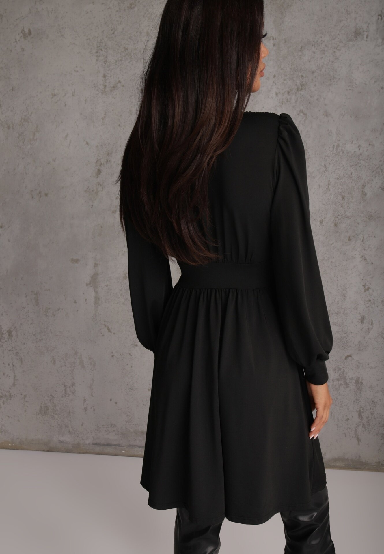 by swan Rochie Neagră Înfașurată (sau Cămașă Neagră) Hosidius