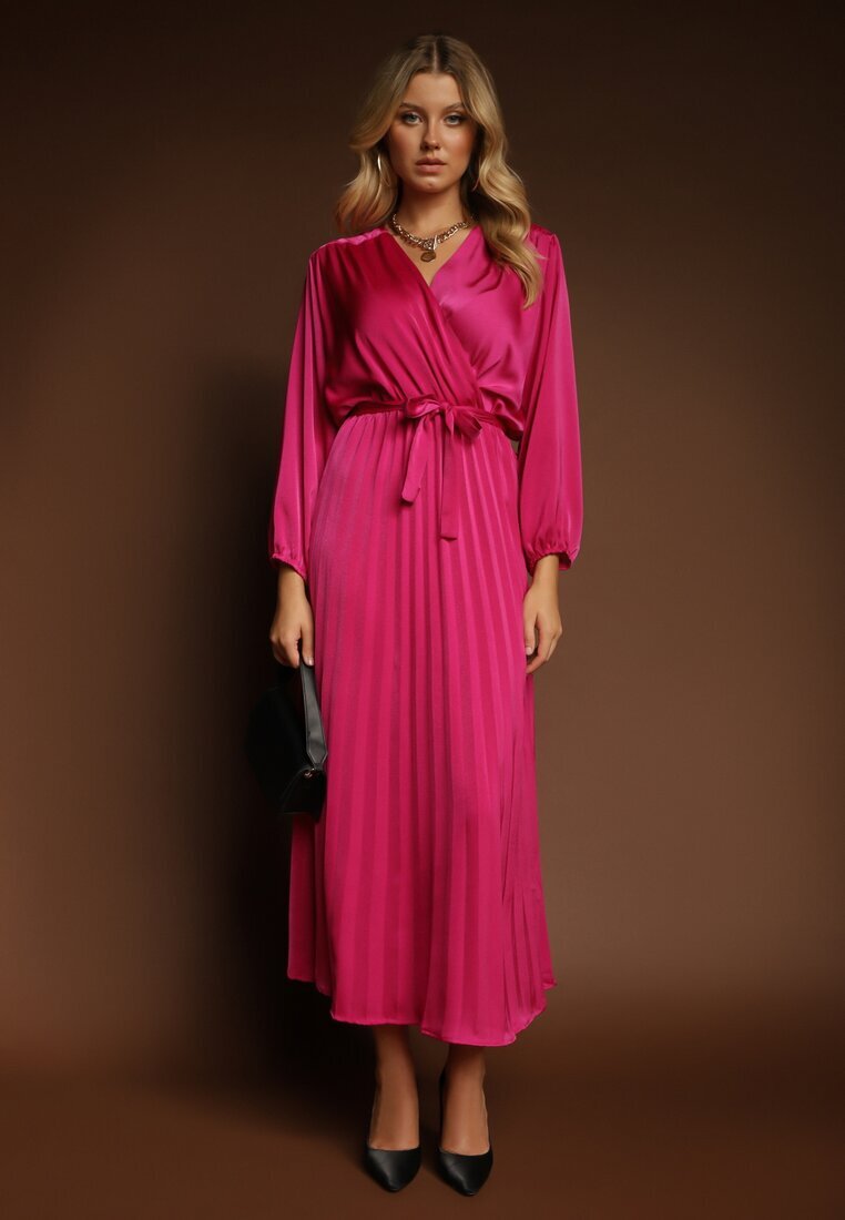 christy Rochie Maxi Fucsia cu fustă plisată și decolteu petrecut Basila