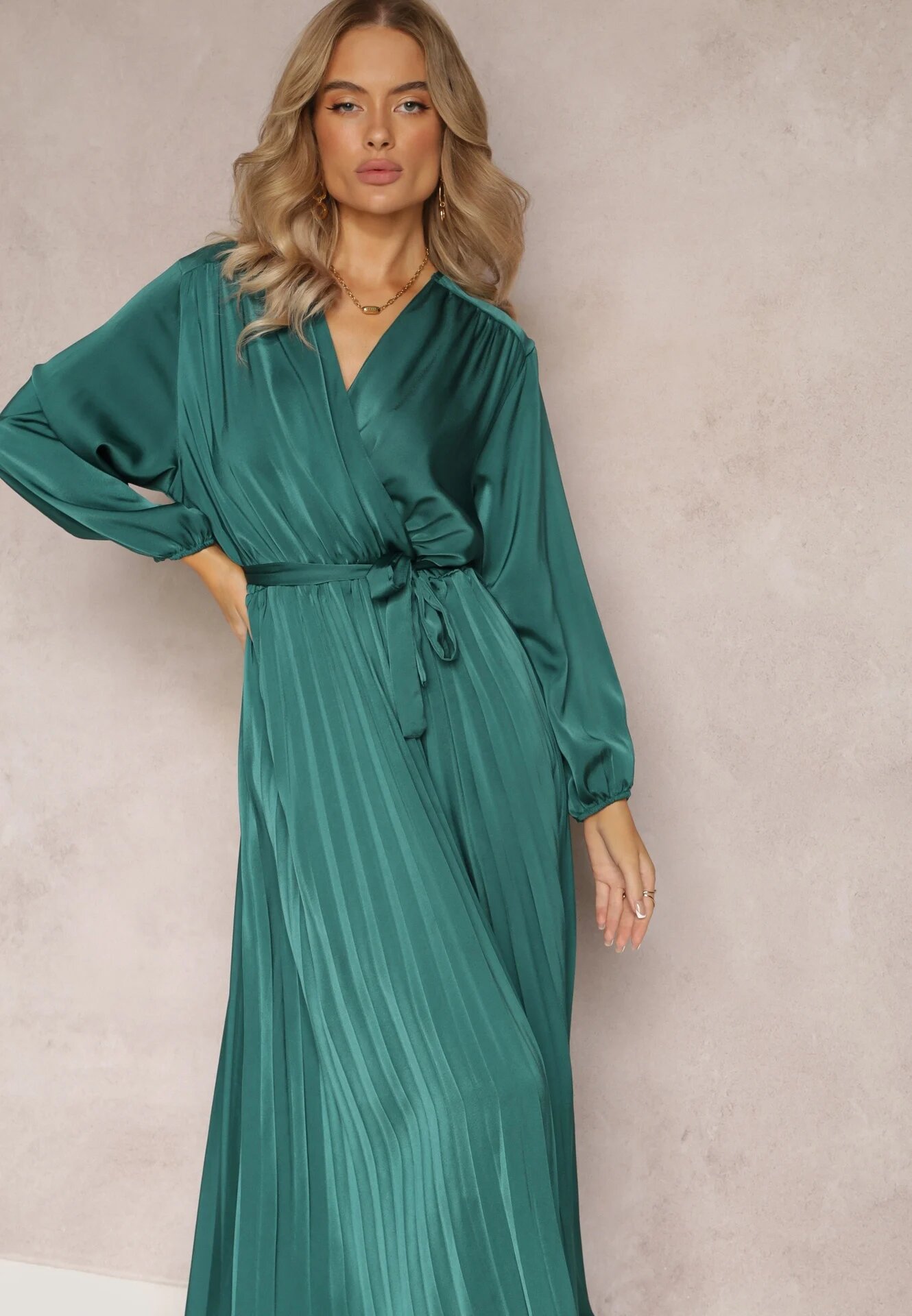 christy Rochie Maxi Verde cu tiv plisat și decolteu petrecut Basila